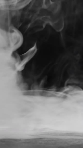 Verticale Video Rookgolf Mist Flow Overgangseffect Witte Dampwolk Zwevende Beweging — Stockvideo