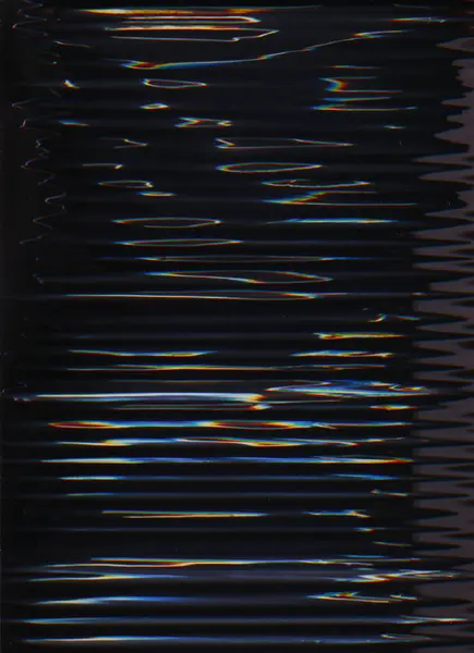 グリッチテクスチャー アナログノイズオーバーレイ 古いフィルム欠陥 ダークブラックグラウンジイラスト抽象コピースペース背景に青い赤い色のファジー波ダスト傷 — ストック写真