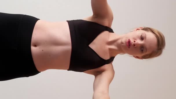 Vertikales Video Anstrengendes Training Sportliche Motivation Kraftausdauer Müde Athletische Frau — Stockvideo