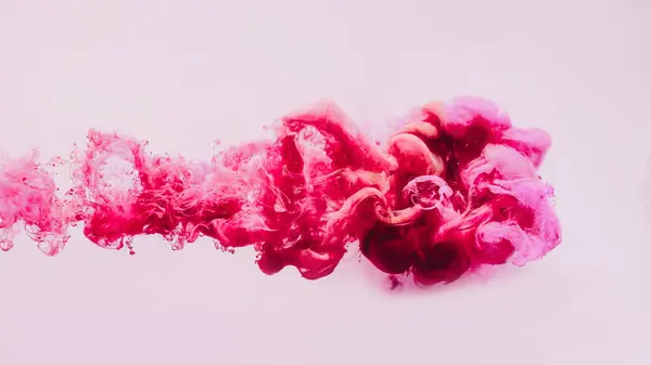彩色油墨背景 幻想云彩粉红明亮的烟抽象混合液体油漆水滴效应平滑流线质感隔绝在光上 — 图库照片