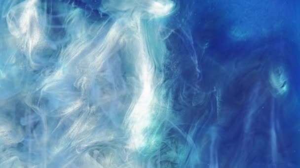 バーティカルビデオ インクスプラッシュの背景 魔法の呪文 青い白い霧雲が魅了する神秘的な輝く幻想的な抽象的な蒸気色のブレンドアート — ストック動画