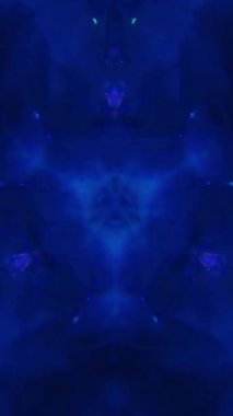 Dikey video. Işık hareketi. Siber portal. Fütürist kaleydoskop. Neon mavisi pembe renk simetrik piksel geometrik süs koyu soyut arkaplanda parıldıyor.