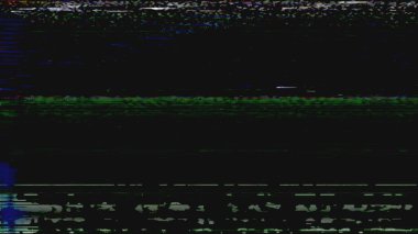 Arıza örtüsü. Statik gürültü. VHS bozulması. Koyu siyah soyut fotokopi alanı illüstrasyon arkaplanındaki yeşil mavi renk tahıl kalıntıları dokusu.