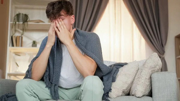 Migräne Erschöpfender Schmerz Sich Schlecht Fühlen Todesangst Kranker Mann Mit — Stockfoto