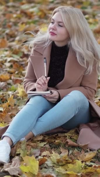 Vertical Video Romantic Mood Inspired Woman Diary Moments Happy Lady — Stock Video