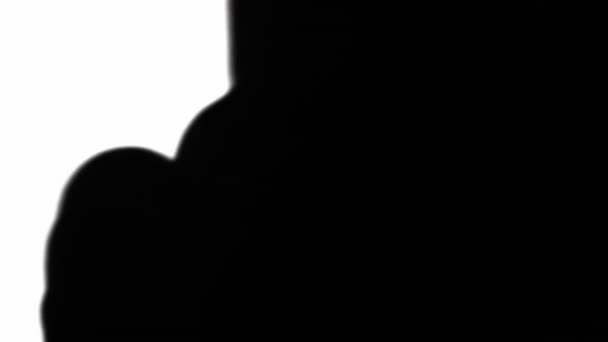 Вертикальное Видео Абстрактный Фон Жидкие Чернила Волшебное Облако Черная Краска — стоковое видео