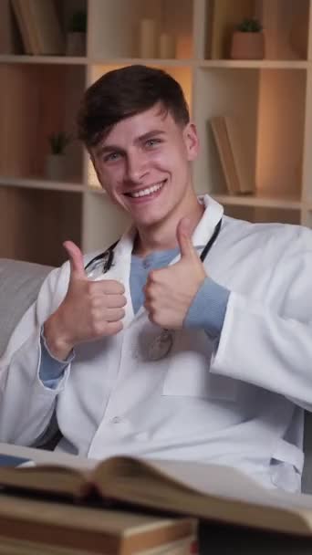 Vertical Video Great Result Approval Hand Sign Medical Student Doctor — Stock Video