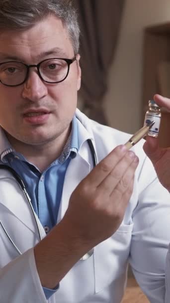 Vidéo Verticale Enseignement Médical Consultation Drogue Homme Professionnel Santé Intelligent — Video