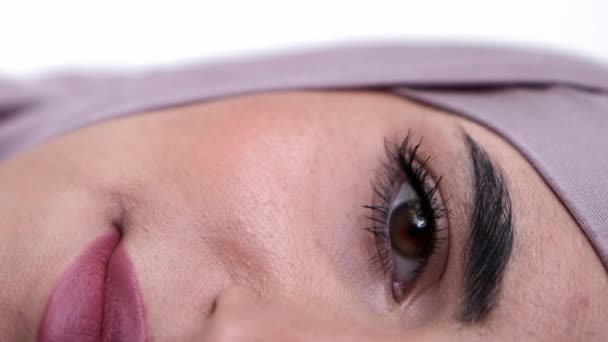 Κάθετο Βίντεο Μουσουλμάνα Γυναίκα Πολιτιστική Παράδοση Αυθεντική Ομορφιά Μισή Φωτογραφία — Αρχείο Βίντεο
