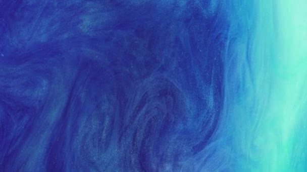 Glitter Rook Wervelt Verf Water Mix Blauwe Kleur Glanzend Gloeiende — Stockvideo