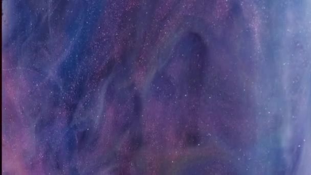 闪耀的云彩 墨水水波 闪耀的烟雾 紫色粉红薄雾闪光粒子质感流动运动抽象艺术背景 — 图库视频影像