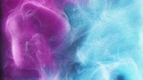 Блискуча Фарба Змішується Кольоровий Дим Синьо Рожеві Блискучі Частинки Текстури — стокове відео