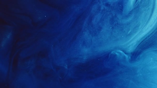 Cor Fumo Água Com Tinta Brilhante Pigmento Azul Partículas Brilhantes — Vídeo de Stock