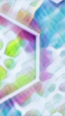 Dikey video. Geometrik arkaplan. Suyu boya. Boya sanatı. Söndürülmüş mor mavi sarı leke üzerinde beyaz yarım altıgen şeffaf sıvı soyut desen hareketinde.