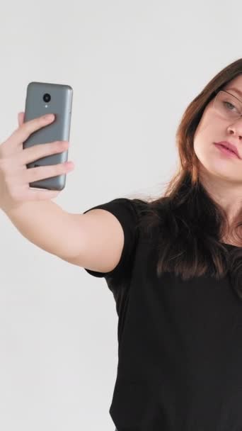 Video Verticale Selfie Mobile Gadget Gente Social Network Donna Giocoso — Video Stock