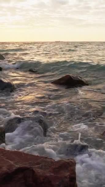 Függőleges Videó Tengeri Háttér Óceánhullámok Gyönyörű Tengeri Természet Víz Hullámok — Stock videók