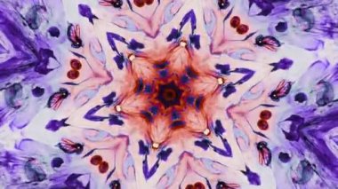 Çiçekli kaleydoskop. Su damlasını boya. Mavi kırmızı boya fraktal simetrik geometrik süsleme etnik tasarım soyut sanat arkaplanı.