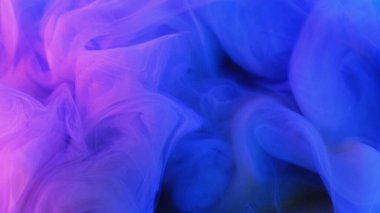 Neon sisi. Boya suyu karışımı. Odaklanmamış floresan pembe mavi renk gradyan parlayan buhar girdap akışı soyut sanat arka planı.