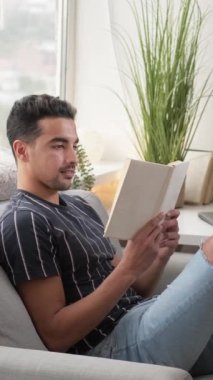 Dikey video. Ev tatili. Roman okuyorum. Keyifli hafta sonları. Rahat rahat rahat rahat rahat rahat rahat rahat rahat rahat rahat rahat rahat rahat rahat rahat bir kitap okuyacak..