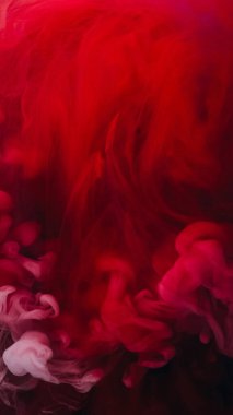 Boya dokusu. Işıl ışıl parlayan buharlaşma. Canlı kırmızı mor renk dalgaları soyut modern arkaplanda sanat dokusu.