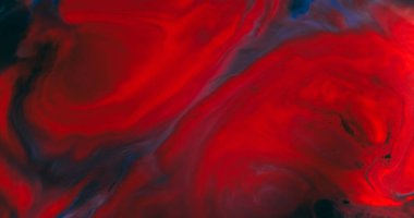 Parlak sıvı. Boya akışı. Tuhaf soyut kırmızı bukleler sızıntı yapıyor. Enamel, fırıl fırıl dönen efektli renkli canlı dekoratif arka plan.