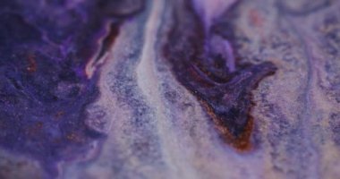 Boya tozu. Parlak akış. Odaklanamayan mor parlak parlak mürekkep sıvısı mermer desen parlak parçacıklar soyut bulanık bokeh hafif sanat arka planında hareket ediyorlar.