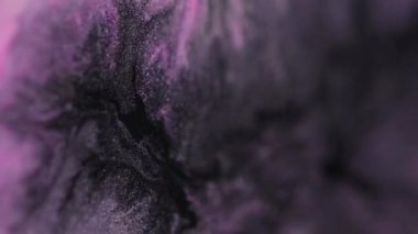 Sihirli parıltı. Köpüklü sıvı. Pearlescent pembe renk boya yavaş akış dokusu sıvı dalga hareketi soyut sanat arkaplanı.