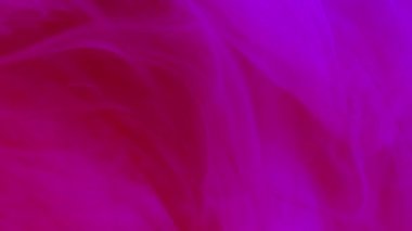 Floresan dumanı. Boya suyu karışımı. Odaklanmamış neon pembe mor renk gradyan parlayan buhar girdap hareketi soyut sanat arkaplanı.