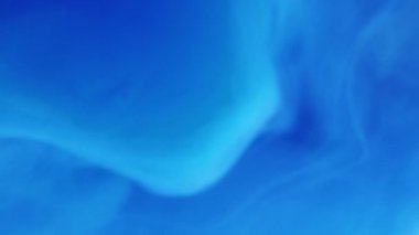 Bulanık sis. Yüzen buhar. Odaklanmamış mavi renk boya su sıçrıyor bulut dalgası hareketi fantezi soyut sanat arka planı.