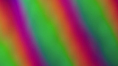 Bulanık ışık gökkuşağı. Kristal yansıma. Odaklanamayan sızıntı, çok renkli yeşil ışınlar, titreşimler, çizgiler, ışık parlamaları, soyut sanat arka planında parlamalar..