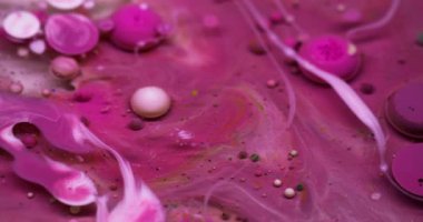 Mermer akışı. Yağ damlası. Yaratıcı katmanlı, yüzen pembe beyaz parçacıklar. Sanat sıvısı dokusunu, soyut su arkaplanını karıştır.