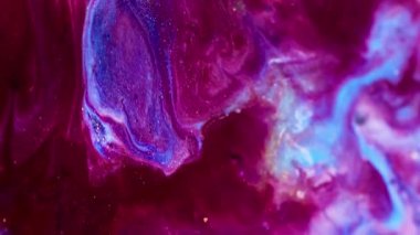 Sanatsal dalga. Boya karışımı. Işıl ışıl parlayan mavi pembe girdap. Parlak mürekkep gölgeleri çözünmüş taş desenli yüzey ile taşma efekti.