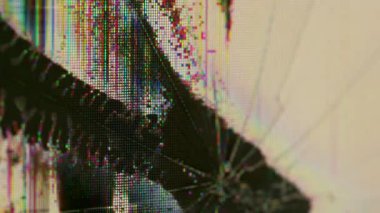 Kusurlu ekran. Kırık LCD. Karmaşık arızalı rengarenk ekran. Şekilsiz siyah noktalı zayıf kalite görüntü.
