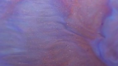 Parıltılı boya. Köpüklü sıvı. Sihirli metal tozlu mat mavi diş minesi. Pürüzsüz pastel sıvı desenli yüzey sanatı pırıltılı bulanık doku.