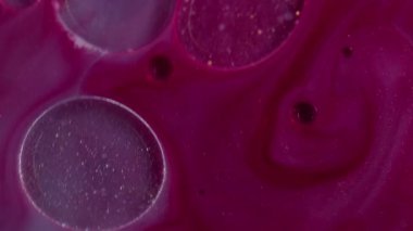 Kabarcık sarmalı. Sıvı sim. Renk kıvrımı akışı. Dönüşümlü yağ damlası. Bileşen yoğunluk jel tozunu karıştırıyorum. Mermer efekt pembe makro merkezkaç.