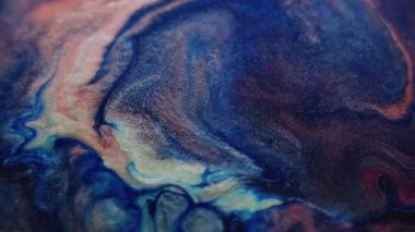 Boya emülsiyonu. Akrilik dalga. Soyut sanat arka planında parıltılı su karışımında çözünmüş mavi renkli kimyasal dalgalanma.