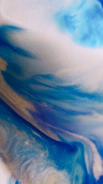 Mermer dokusu. Köpüklü sıvı. Soyut sanat arka planında yüzen su parıltılı sıvı akışında çözünmüş mavi sarı renk boya.