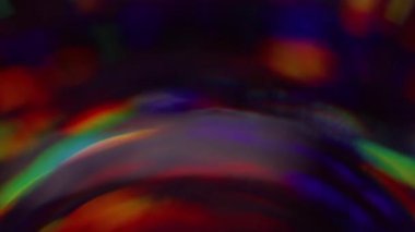 Bokeh ışığı taştı. Felç etkisi. Parlak renkli şenlik ışığı kaynak ışığa dönüştürüyor. Yuvarlak bükülme görüşü. Sönme ışınları aydınlatması.