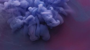 Sis dokusu. Soyut dalga. Odaklanmamış mor renkli boya suyu kimyasal sıvı bulut sanat yaratıcılığı arka planında hareket ediyor.