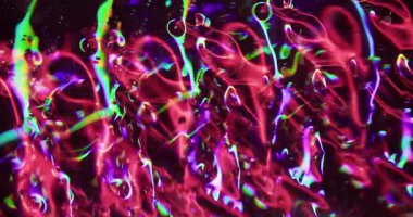 Yansıma fişeği. Odaklanamayan renkli parıltı. Pırıl pırıl mor şeffaf parçalar ışıl ışıl mercek bulanık ışık modern arka planda hareket ediyor.