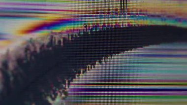 Yayın hasarı. Arıza bozulması. Statik objelerde siyah eğri çatlak piksel çözünmüş doku. Bozuk teknoloji soyut arka plan örtüsü.