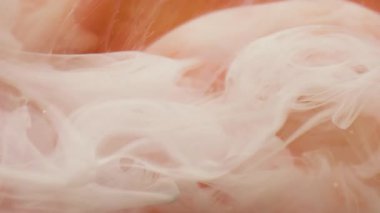 Sanat bulanıklığı. Renkli sis. Kabarık akıntı beyaz turuncu beyaz karışımı rüyadaki girdap gibi akıyor. Havalı kıvrımlı boya sıvısı mistik peçe dokusu.