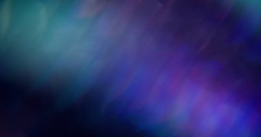 Mercek hareketi. Odaklanamayan parlayan sanat. Soyut bokeh hafif modern arkaplanda çekici mor renkli işaret fişeği hareketi.