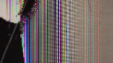 Analog parazit. Bulanık doku. Cam dijital yüzeydeki çatlağı ışık kenarlı ızgara ile kapla. Görüntü açılımının bozulması siyah noktayı dağıttı.