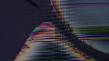 Hasar örtüşüyor. Kırık piksel. Kısmi ekran kapatma dijital çatırtı dalga etkisi. Kırık bilgisayar TV plazma yüzeyinin odaklanmış cam dokusunu kapat.