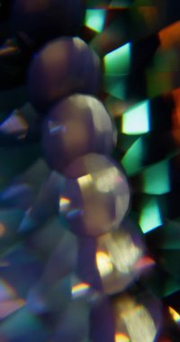 Arkaplanı parlat. Bulanık alev dokusu. Odaksız altın yeşili mor renkli lens soyut bokeh ışık sanatında kıvılcım büyüsü.