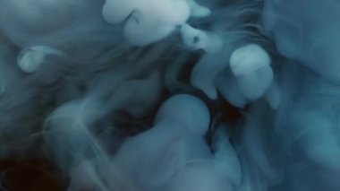 Mistik mürekkep. Haze girdabı. Mavi gri kahverengi su altı dalgası karışımı boya dökülmüş boya akışı karışımı. Fantastik yüzey sanatı arka plandan çıkarıldı.