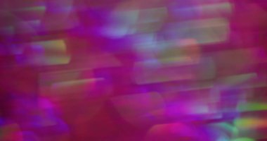 Odaklanmamış renk parıltısı. Bokeh ışığı. Bulanık, mavi, parlak, pırıl pırıl, göz kamaştırıcı, soyut modern sanat arka planının yansıması..