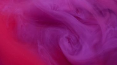 Sis mürekkebi. Sis dalgası. Kırmızı mor sıvı boya sarmal dumanı. Su girdabının örtüsünü boya. Soyut bulut arkaplanının canlı renklerini harmanla..