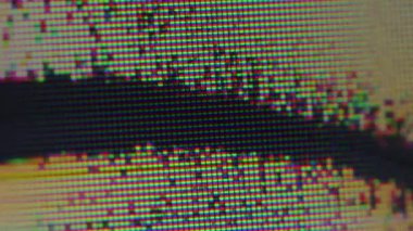 Analog parazit. Ekran çatlağı. Aydınlatılmış siyah kırık cam ekran ve bozuk piksel çizgisi. Başarısız gösteri grunge kipi.